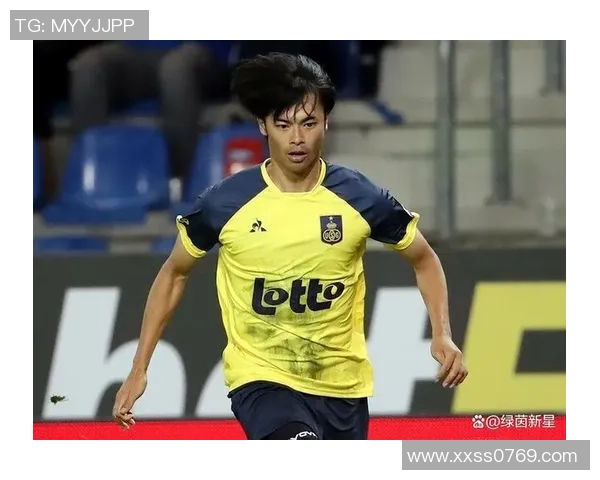 绿茵场上的刺客，历史观里的盲人：三笘薰，那一球能否洗刷42天的沉默？